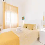 Peaceful 2-bedroom House With Garden At The Heart Of Benfica Feriehus