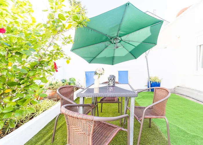 度假居 Peaceful 2-bedroom House With Garden At The Heart Of Benfica Lisboa