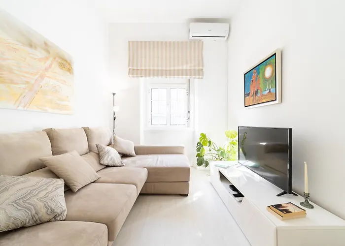 Peaceful 2-bedroom House With Garden At The Heart Of Benfica *