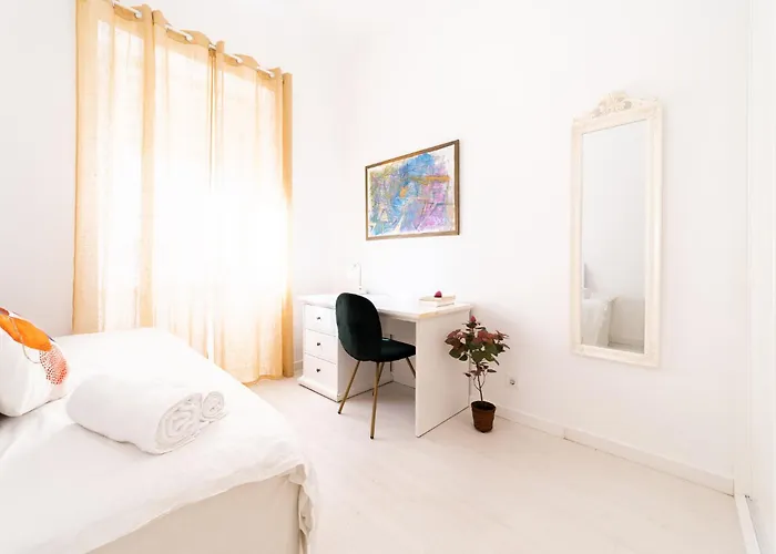 Peaceful 2-bedroom House With Garden At The Heart Of Benfica Lisboa
